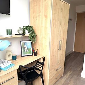 Single Room Private Bathroom